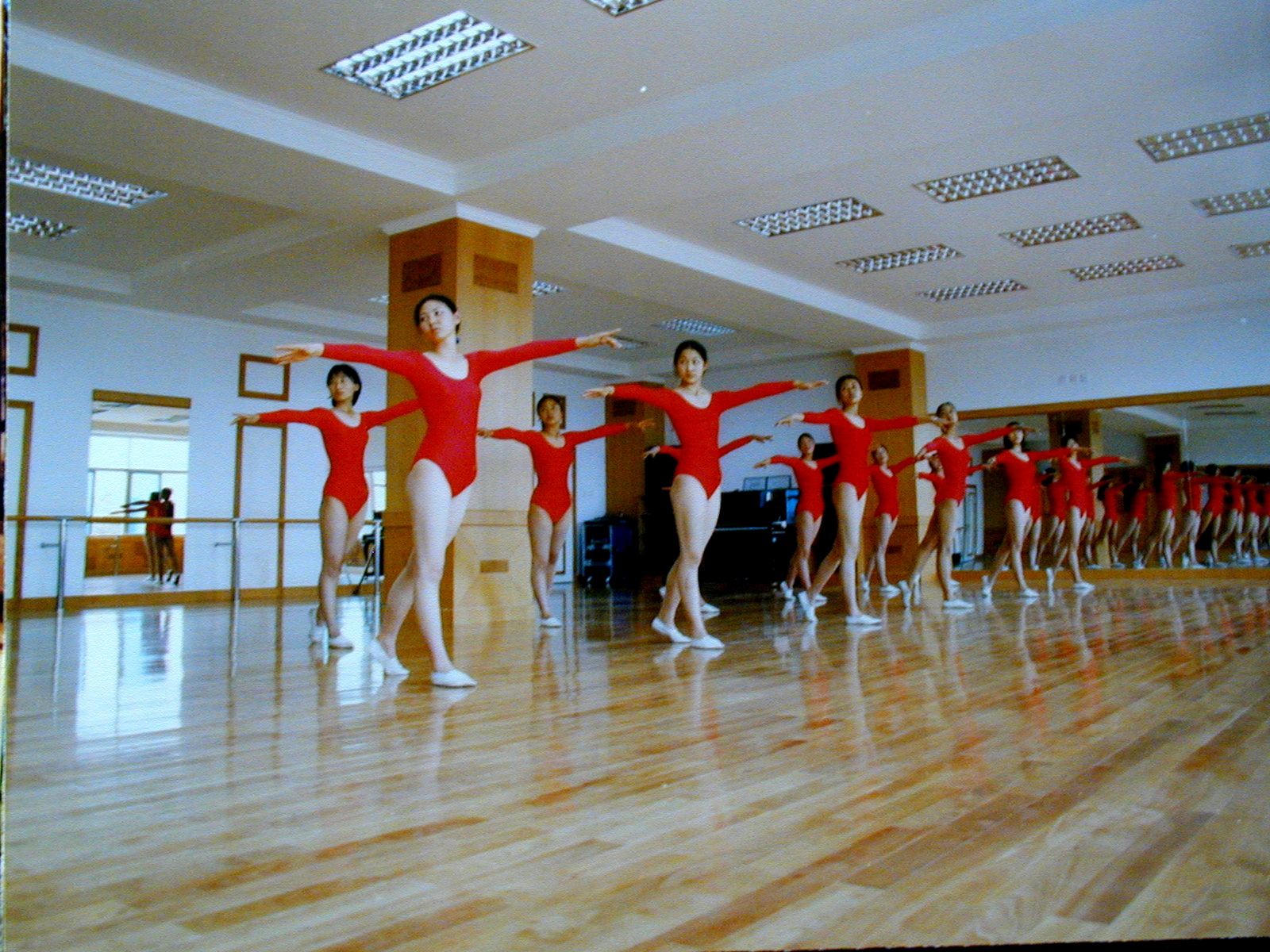 云南旅游職業(yè)學院_形體訓練