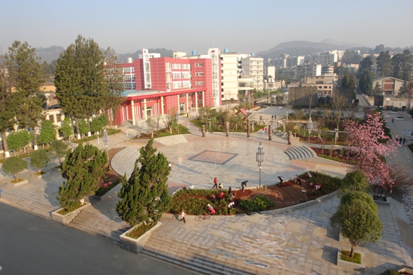 云南旅游職業(yè)學院_中心廣場